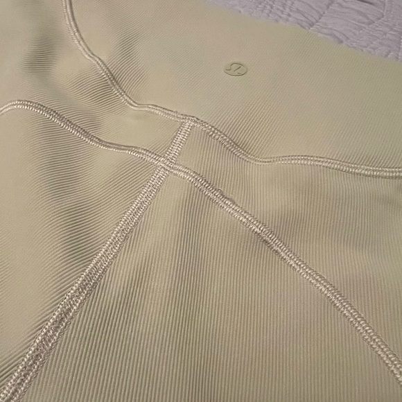 Lululemon Align Shorts size 8 - Picture 11 of 13